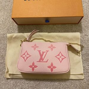 $1️⃣5️⃣7️⃣5️⃣ Mini Pochette Accessoires (By The Pool)